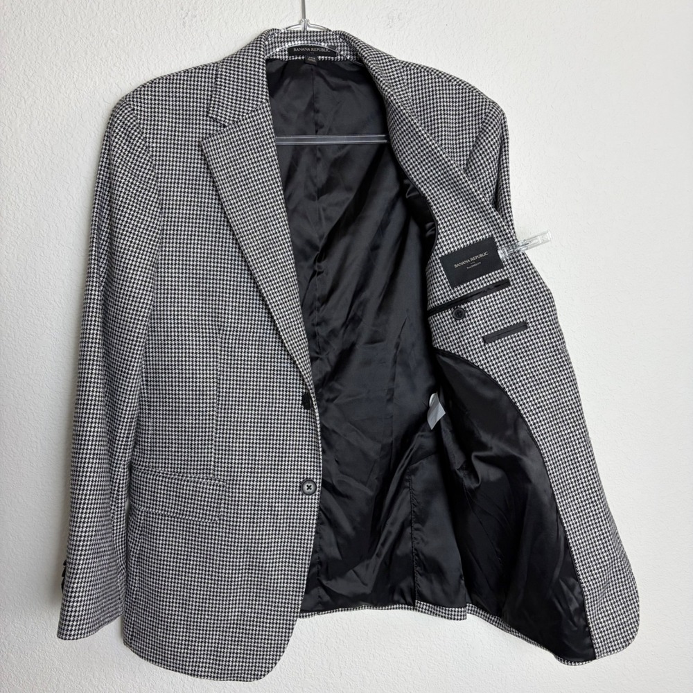 Banana Republic Mens 38S Tailored Fit Houndstooth Wool Blend Blazer Black White